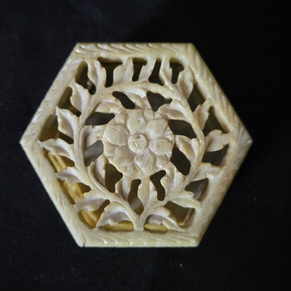 Vintage Carved Soapstone Trinket Box, Green Soapstone Hexagon Trinket Box - Picture 2 of 5